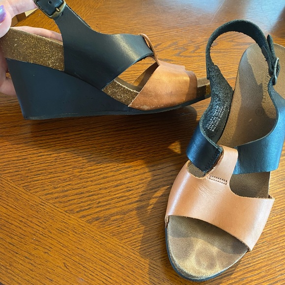 Pedro Iniesta black & brown leather wedge sandals. Used size 11, fits like a 10. - Picture 5 of 6